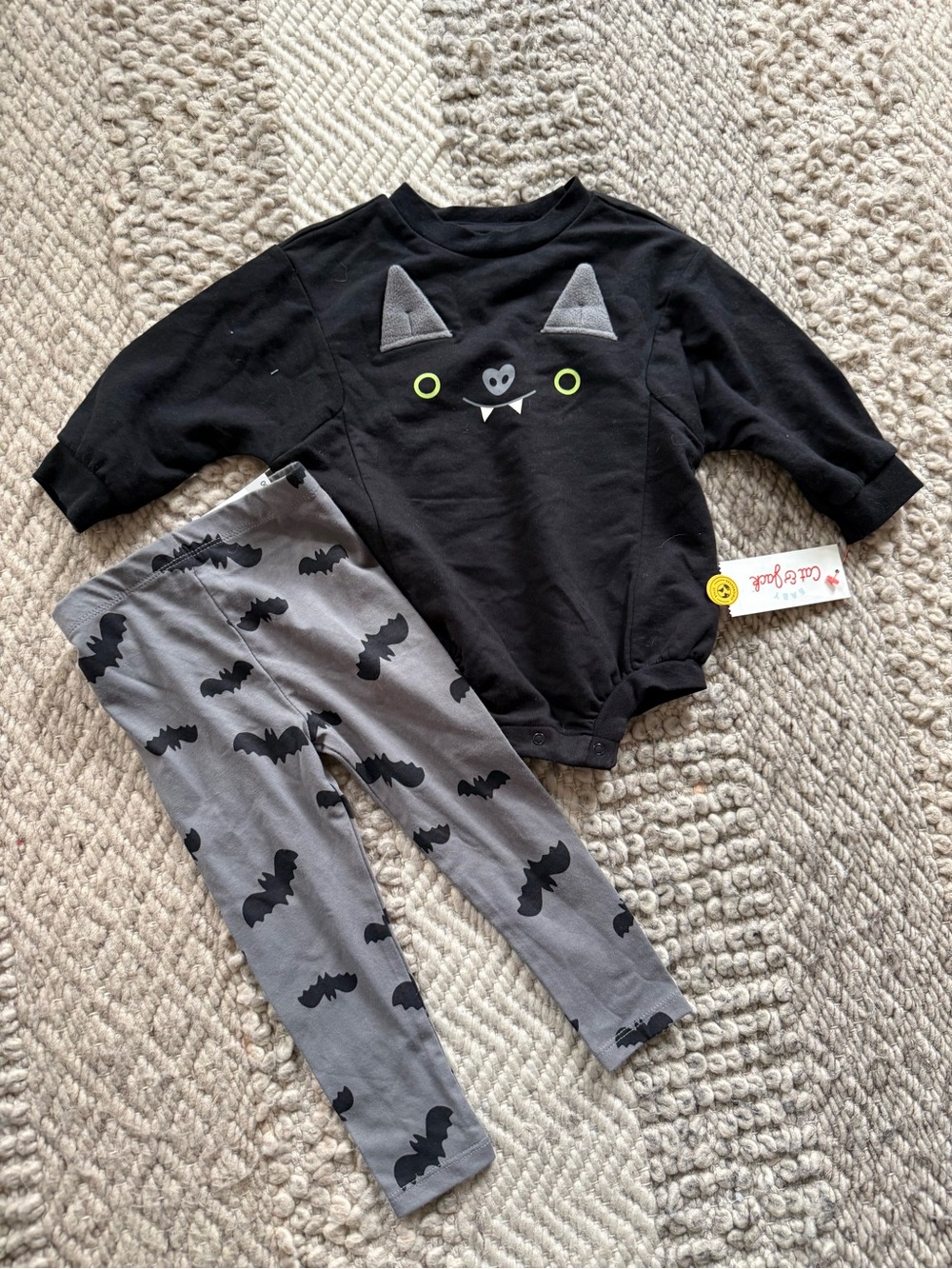 Cat & Jack Black Bat Face Bodysuit with Gray Bat Print Leggings 18 months